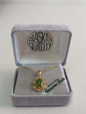 Genuine Green Jade Gold Pendant Necklace